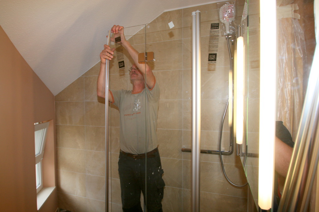 Endmontage Dusche Armaturen Waschbecken WC